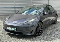 Tesla MODEL 3 — Fotografia 2